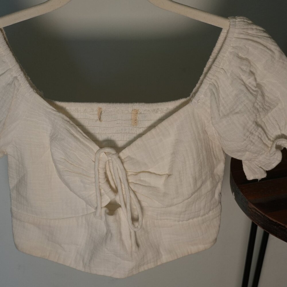 Hello Molly: White Puff Sleeve Crop Top - Size Small